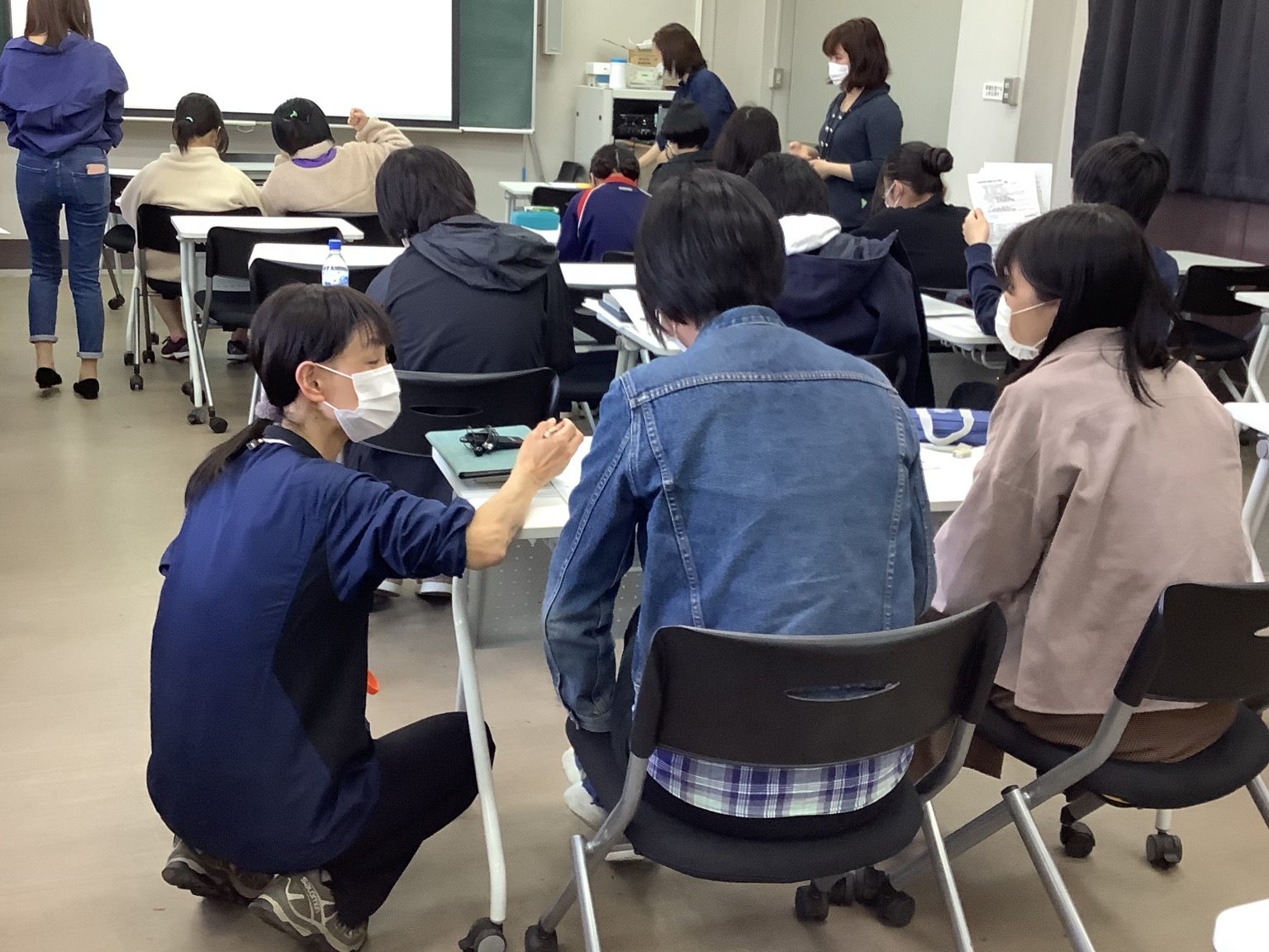 銅駝美術工芸高校と連携授業をしました 事業所ニュース 事業所のご案内 社会福祉法人 京都福祉サービス協会